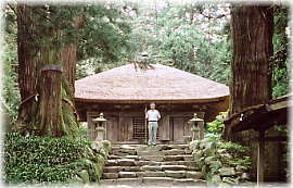 画像：高蔵寺の大杉と阿弥陀堂